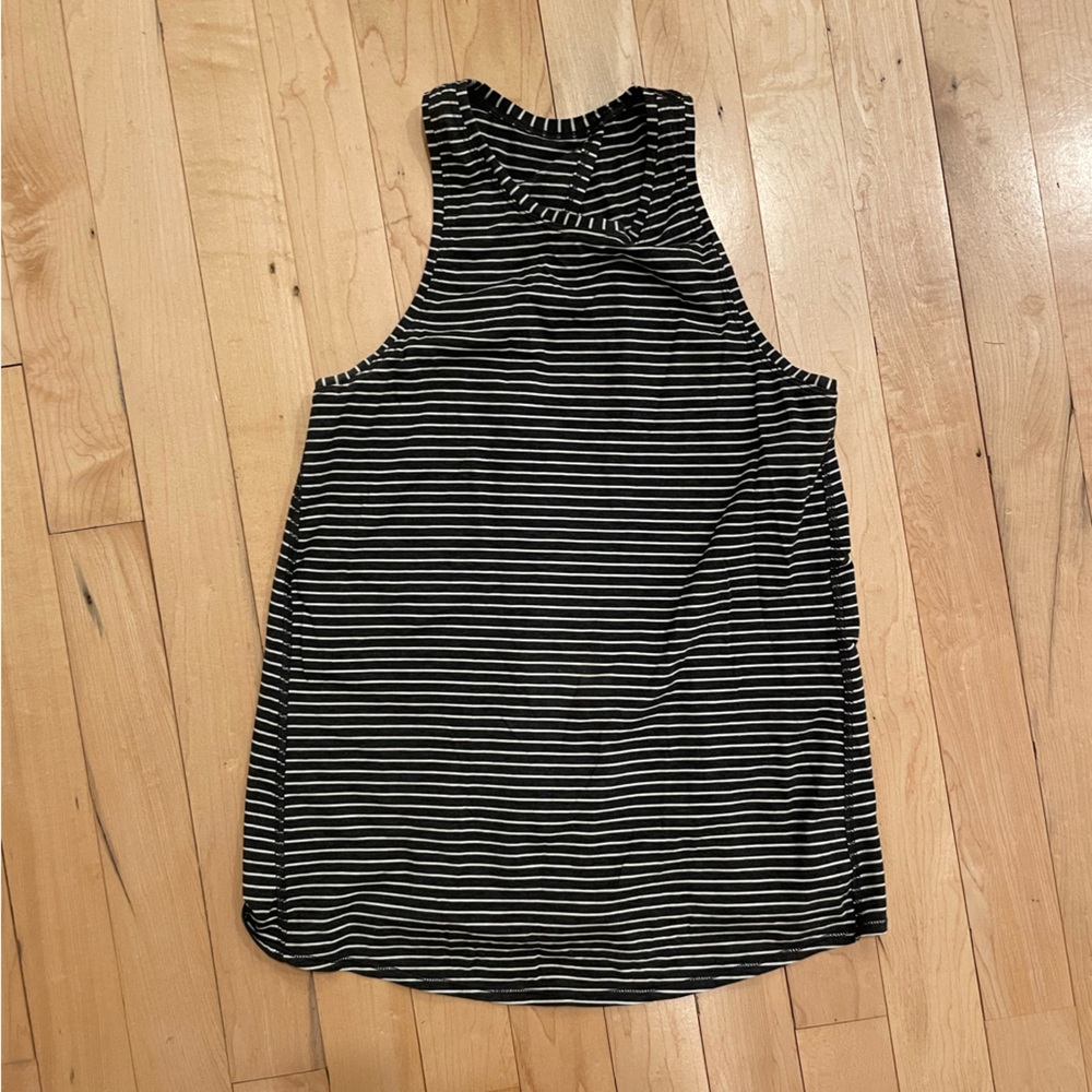 Lululemon high neck open back with tie tank top. Size - 6.
